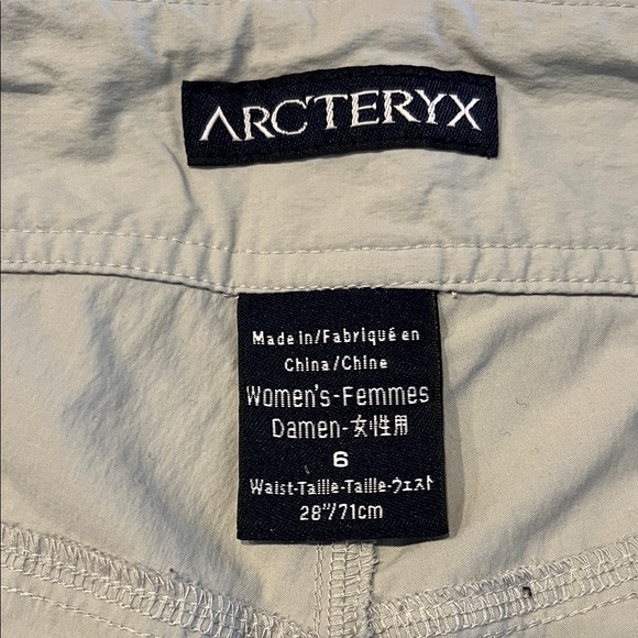 Arc’teryx Women’s Shorts - Picture 4 of 6